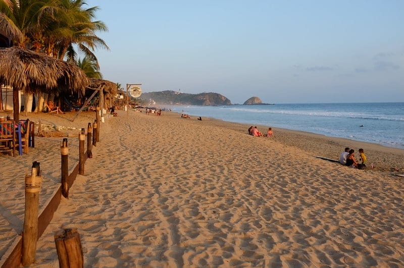 Conoce Zipolite, la única playa nudista de México en Oaxaca