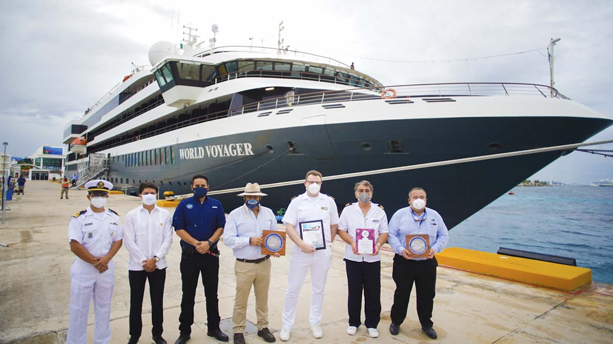 Cozumel recibe el navío World Voyager proveniente de La Habana