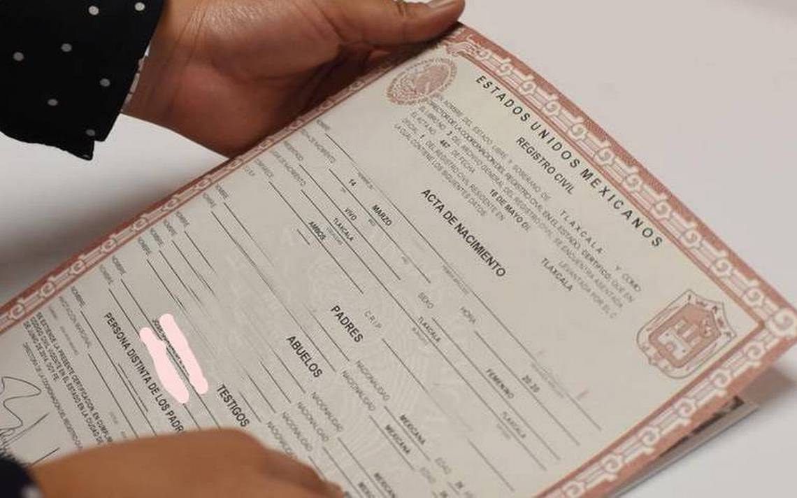 Padres podrían cambiar el orden de apellidos de sus hijos en Tabasco 