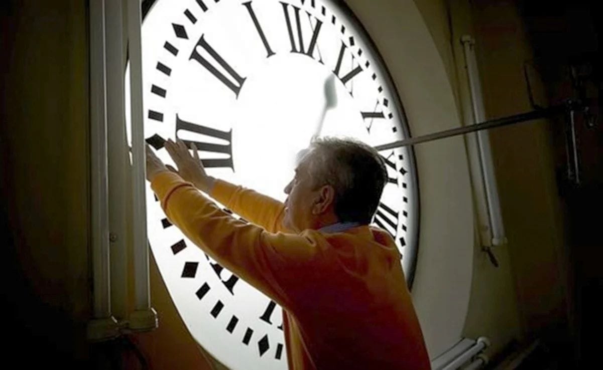 AMLO envió la iniciativa para eliminar el horario de verano