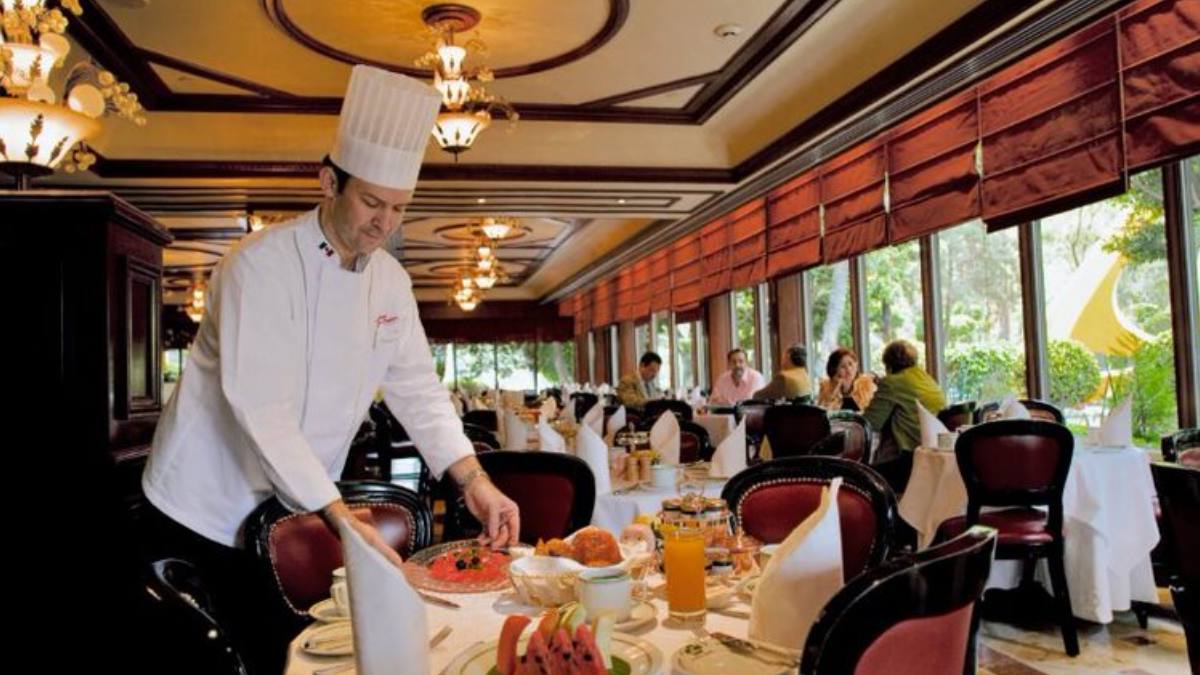 Empleo turístico sigue su recuperación con casi 5 millones de personas