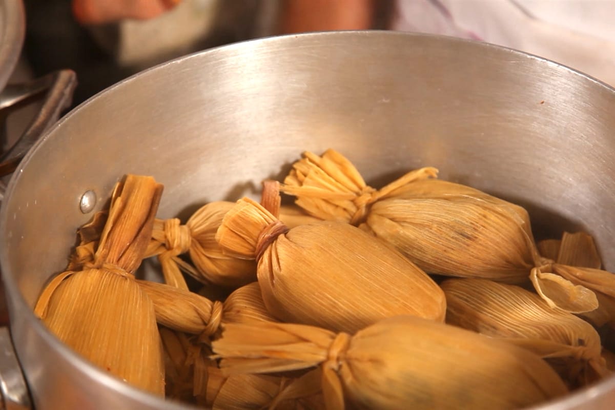 Tamales de bola, una deliciosa herencia prehispánica en Chiapas