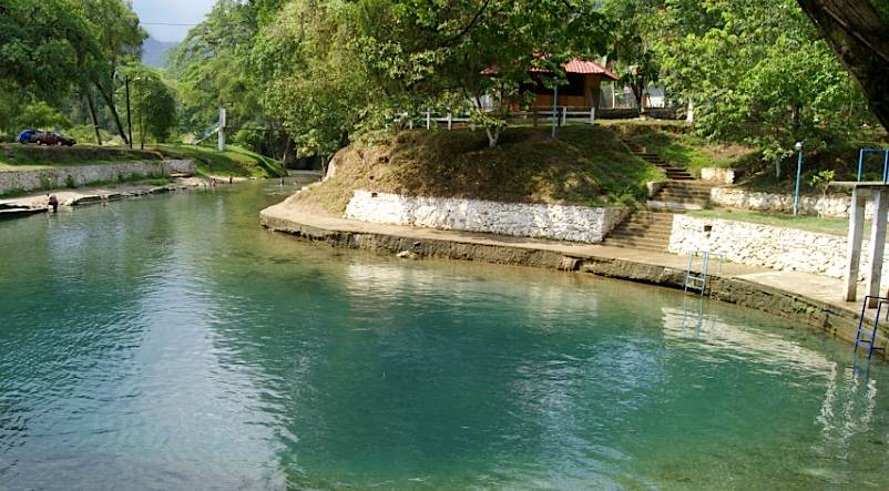 Zuzul, una imperdible alberca natural que debes conocer en Oaxaca