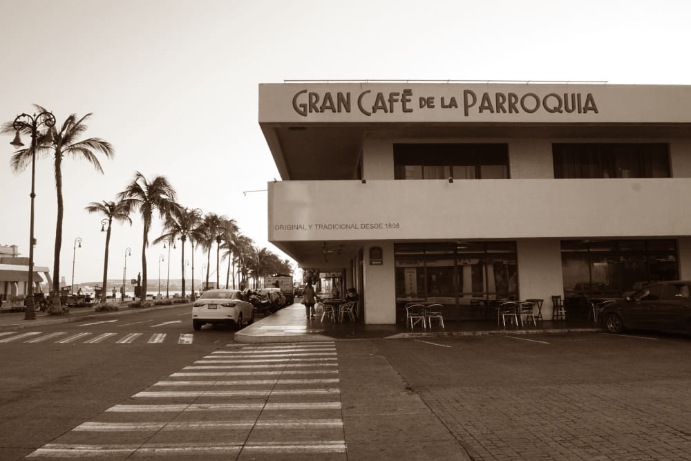 El icónico Café de la Parroquia de Veracruz, testigo de la historia de México