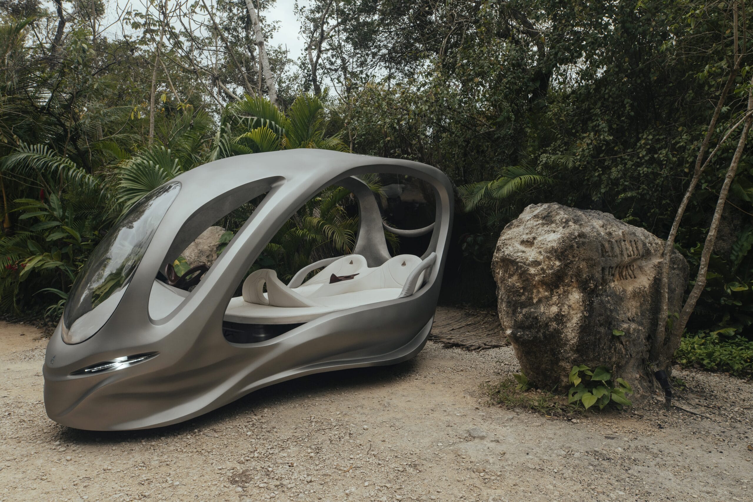 Descubre Ek: El vehículo eléctrico que revoluciona la movilidad sostenible en la selva de Tulum