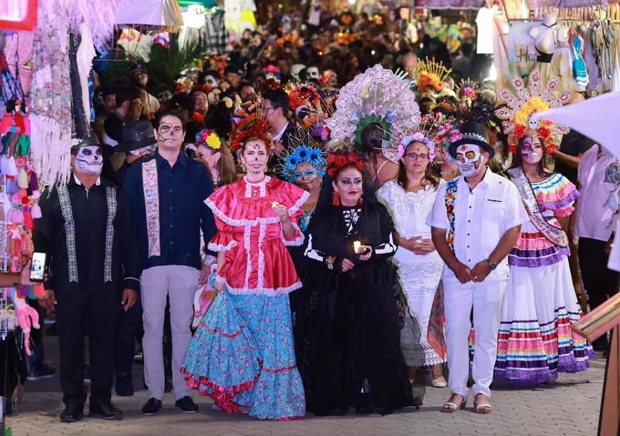 "Luz y Vida, Entre Vivos y Muertos": Isla Mujeres celebrará el Día de Muertos con desfiles, altares y grandes artistas
