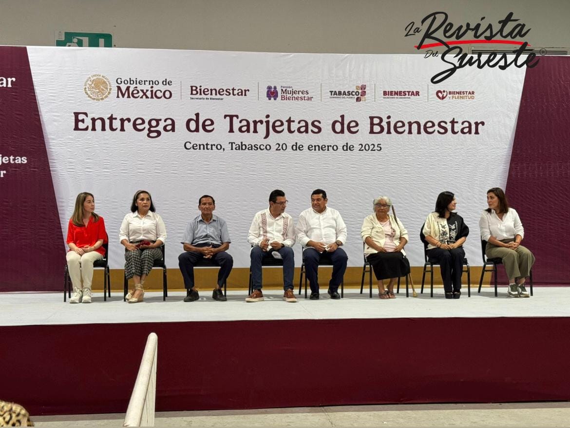 Entregan tarjetas a beneficiarios de programas de bienestar en Tabasco
