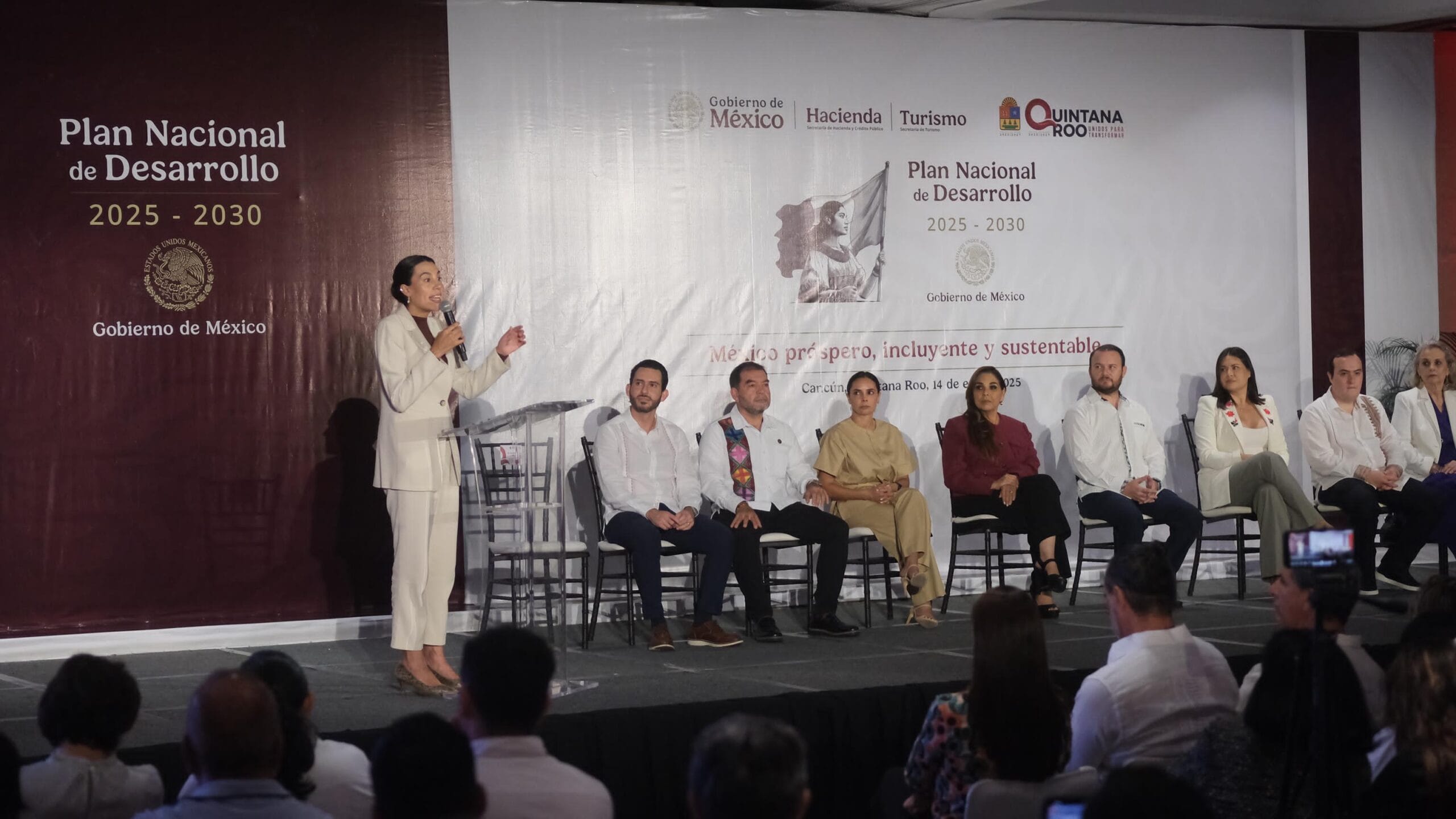 Presentan Plan Nacional de Desarrollo en QROO; lo encabeza Mara Lezama y Josefina Rodríguez